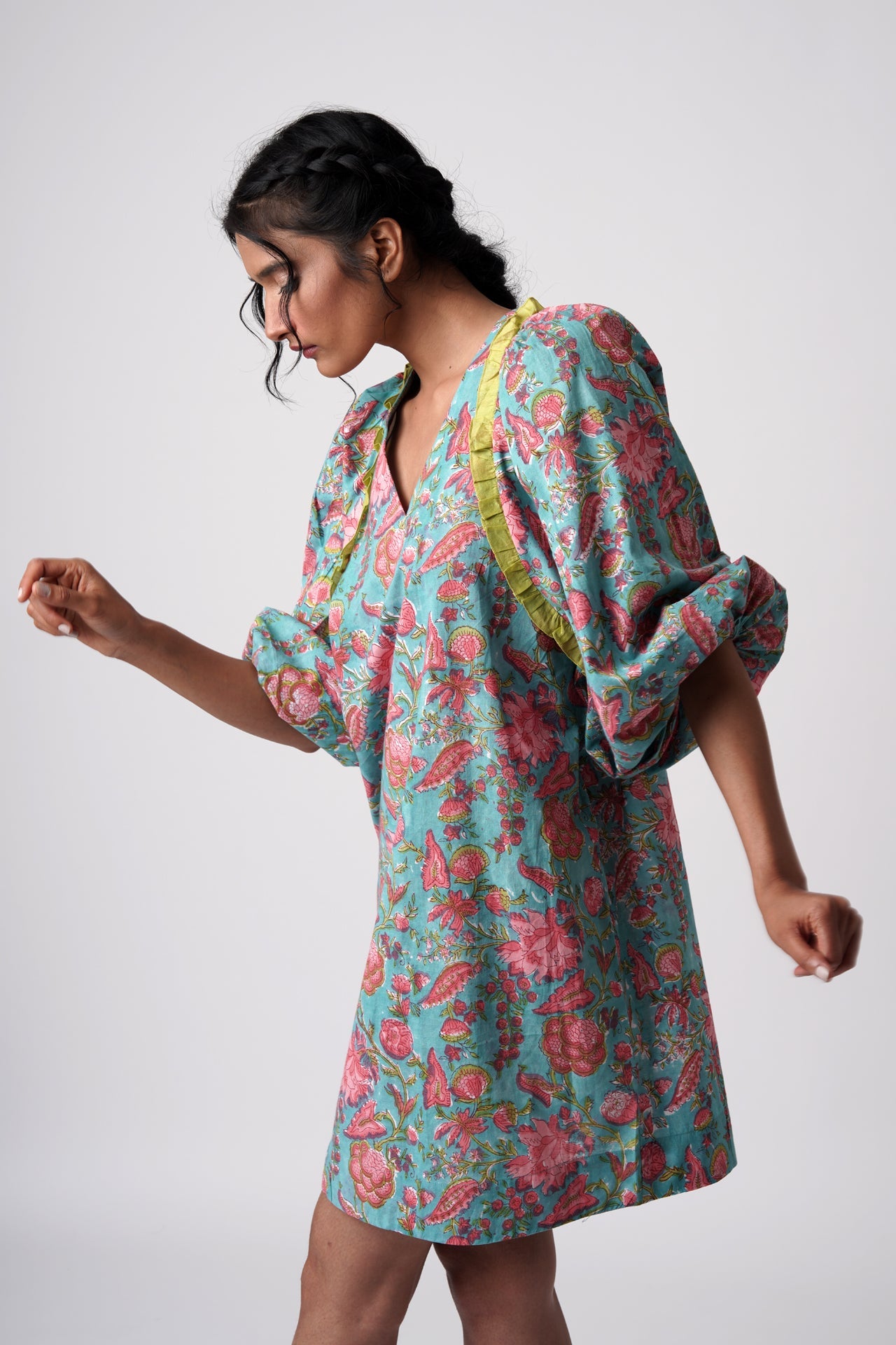 Tamy - Billowing Sleeve Dress